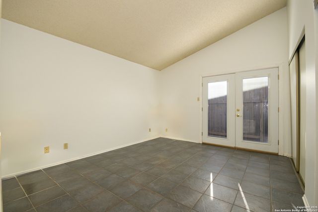 6619 Honey Hill, San Antonio, TX 78229