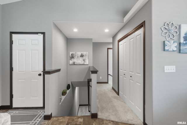 1564 Olde Brandy Lane, Davenport, IA 52807