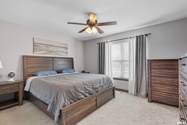 1564 Olde Brandy Lane, Davenport, IA 52807