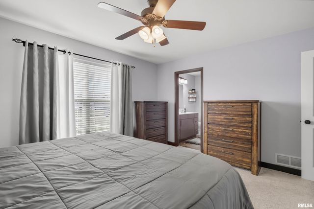 1564 Olde Brandy Lane, Davenport, IA 52807