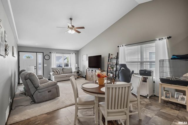 1564 Olde Brandy Lane, Davenport, IA 52807