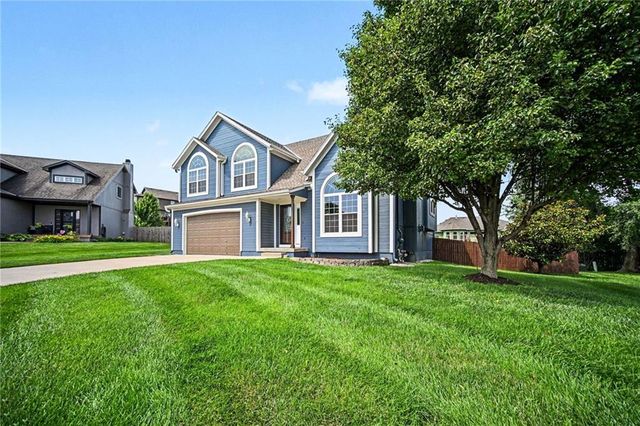 712 MADISON CREEK Court, Raymore, MO 64083