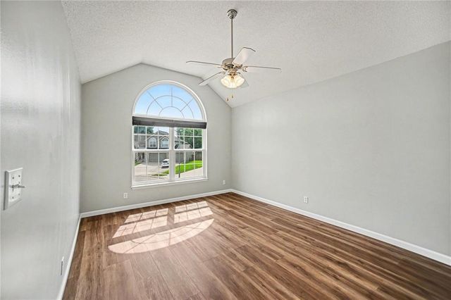 712 MADISON CREEK Court, Raymore, MO 64083