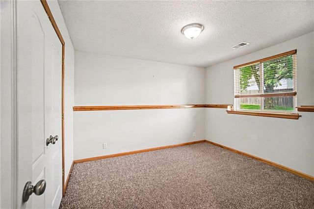 712 MADISON CREEK Court, Raymore, MO 64083