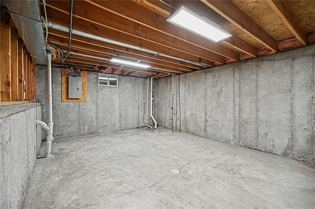 712 MADISON CREEK Court, Raymore, MO 64083