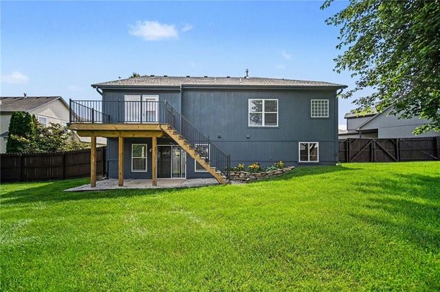 712 MADISON CREEK Court, Raymore, MO 64083
