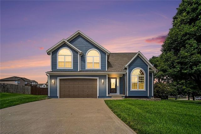 712 MADISON CREEK Court, Raymore, MO 64083