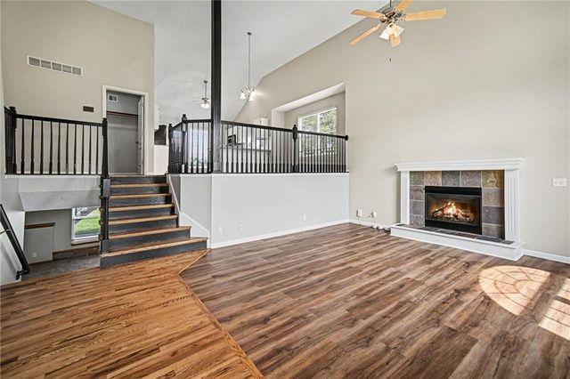 712 MADISON CREEK Court, Raymore, MO 64083