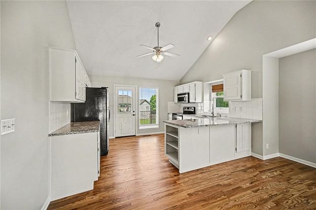 712 MADISON CREEK Court, Raymore, MO 64083
