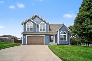 712 MADISON CREEK Court, Raymore, MO 64083