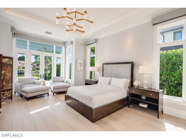 997 Spyglass LN, Naples, FL 34102