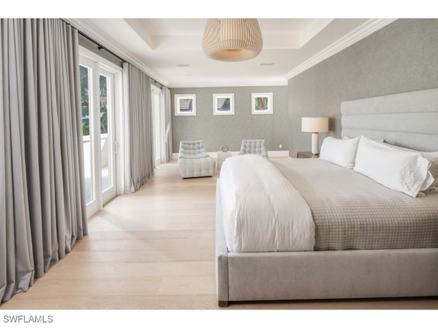 997 Spyglass LN, Naples, FL 34102