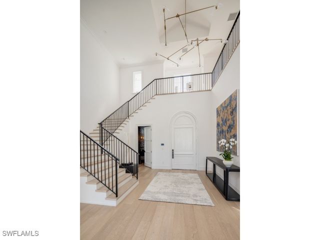 997 Spyglass LN, Naples, FL 34102