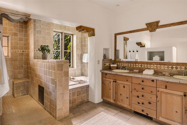 23 Plaza Del Corazon, Santa Fe, NM 87506