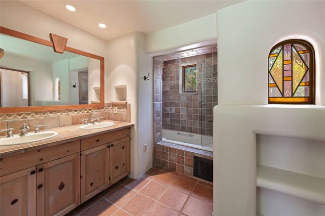 23 Plaza Del Corazon, Santa Fe, NM 87506