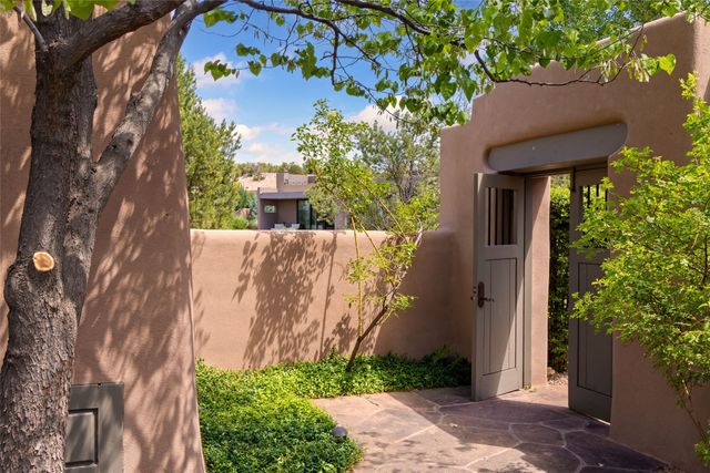 23 Plaza Del Corazon, Santa Fe, NM 87506