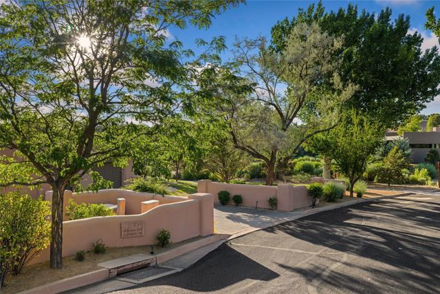 23 Plaza Del Corazon, Santa Fe, NM 87506