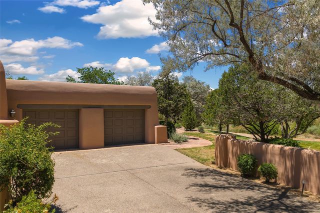 23 Plaza Del Corazon, Santa Fe, NM 87506