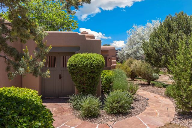 23 Plaza Del Corazon, Santa Fe, NM 87506