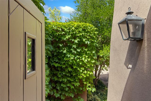 23 Plaza Del Corazon, Santa Fe, NM 87506