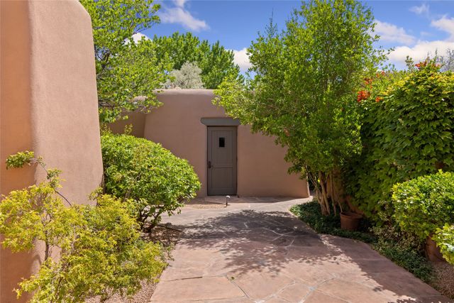 23 Plaza Del Corazon, Santa Fe, NM 87506
