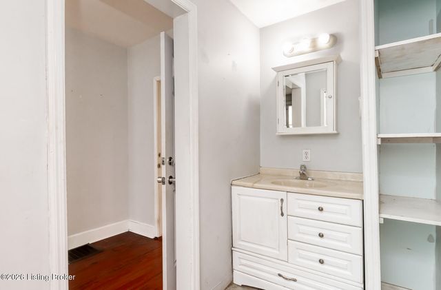 440 E Brandeis Ave, Louisville, KY 40217