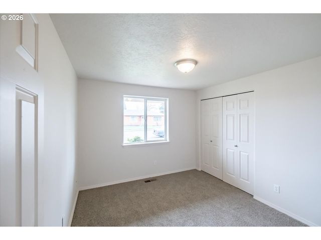 1525 PARK Ave Ne, Salem, OR 97301