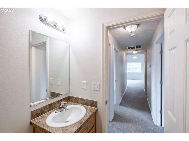 1525 PARK Ave Ne, Salem, OR 97301