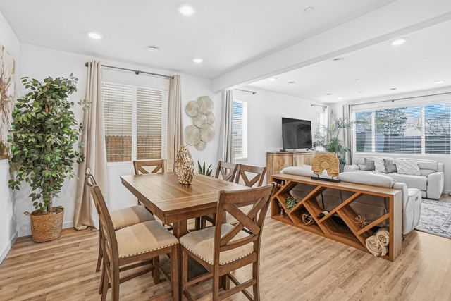 8629 Lakha Cir, Sacramento, CA 95828