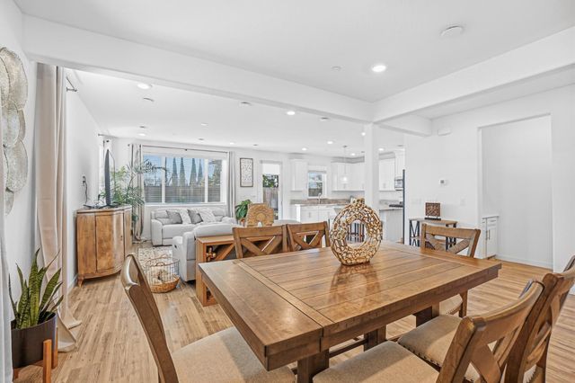 8629 Lakha Cir, Sacramento, CA 95828