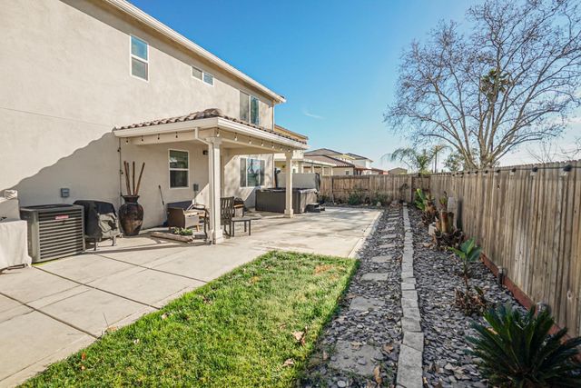 8629 Lakha Cir, Sacramento, CA 95828