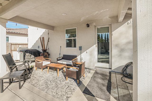 8629 Lakha Cir, Sacramento, CA 95828