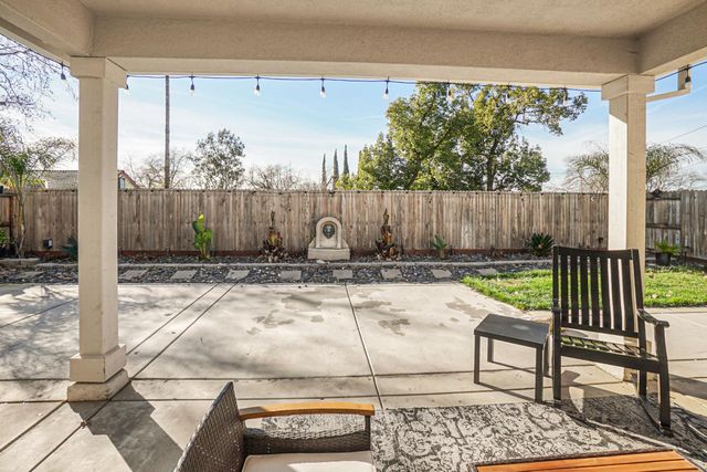 8629 Lakha Cir, Sacramento, CA 95828