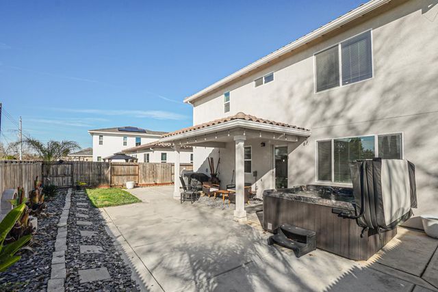 8629 Lakha Cir, Sacramento, CA 95828