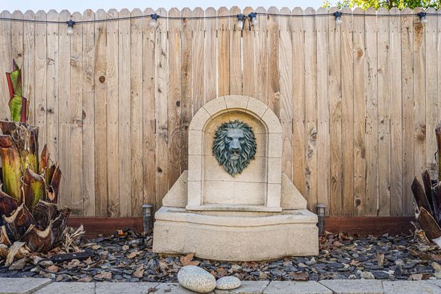 8629 Lakha Cir, Sacramento, CA 95828