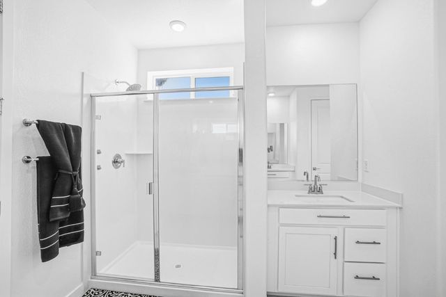 8629 Lakha Cir, Sacramento, CA 95828