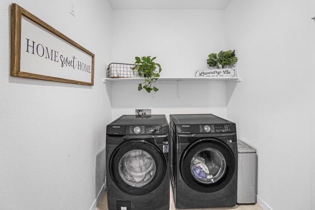 8629 Lakha Cir, Sacramento, CA 95828