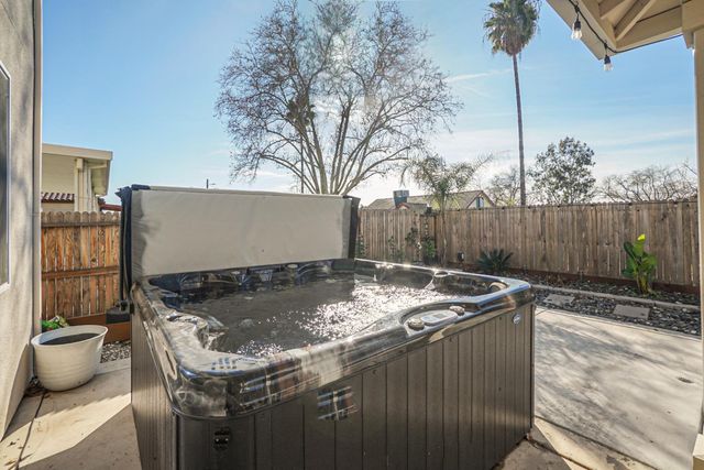 8629 Lakha Cir, Sacramento, CA 95828