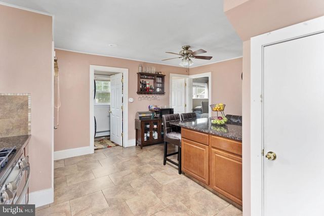 515 W PARK AVE, Hamilton, NJ 08610