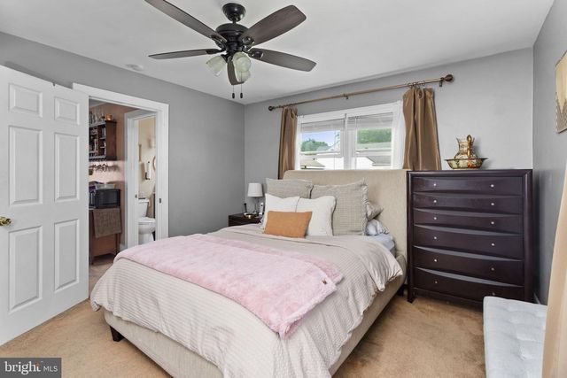 515 W PARK AVE, Hamilton, NJ 08610