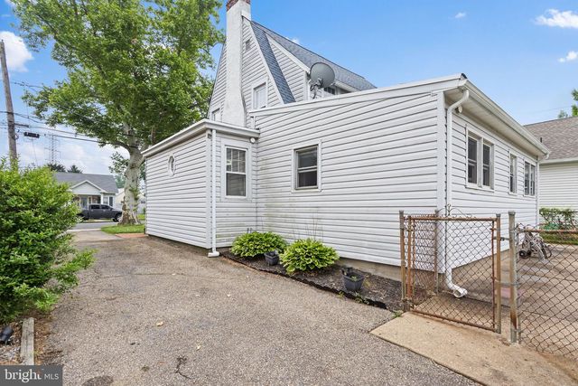 515 W PARK AVE, Hamilton, NJ 08610