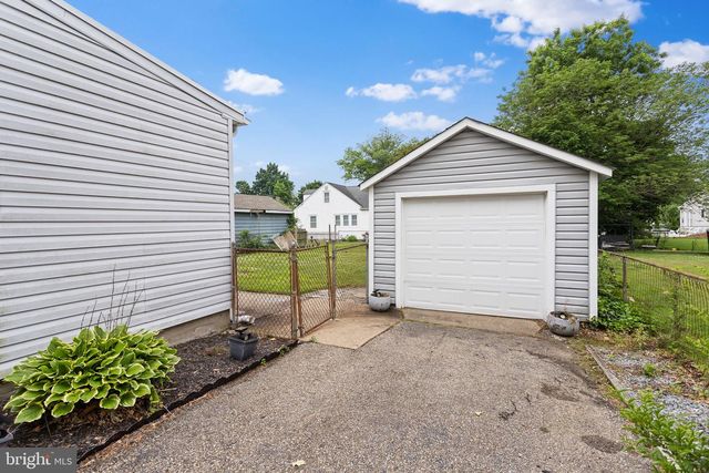 515 W PARK AVE, Hamilton, NJ 08610