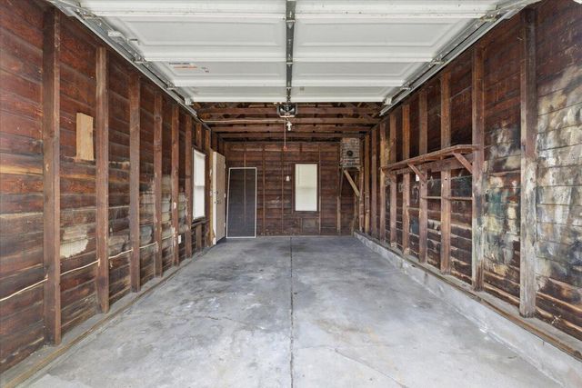 208 N 2ND Street, Council Bluffs, IA 51503