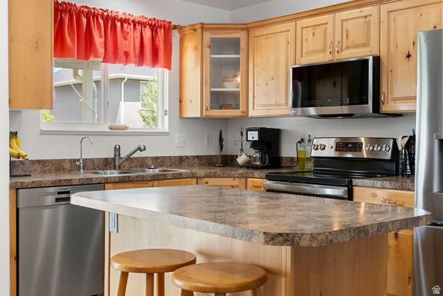 2180 W CRAIG LN, Syracuse, UT 84075