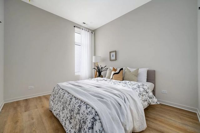 4181 W Belmont Avenue 102, Chicago, IL 60641