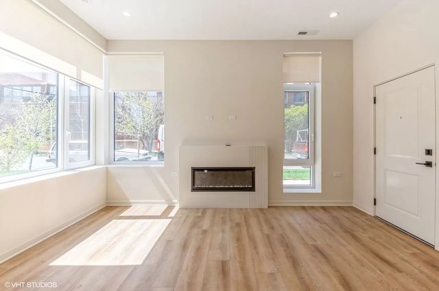 4181 W Belmont Avenue 102, Chicago, IL 60641