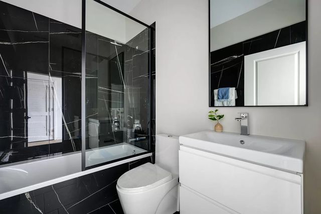 4181 W Belmont Avenue 102, Chicago, IL 60641