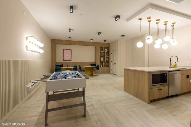 4181 W Belmont Avenue 102, Chicago, IL 60641