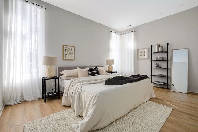 4181 W Belmont Avenue 102, Chicago, IL 60641