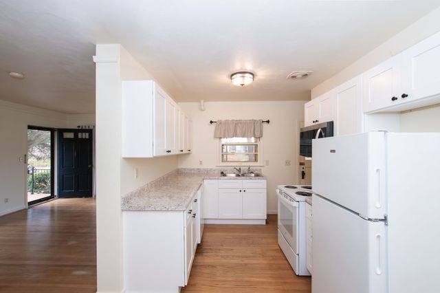 4933 Woodland Avenue, Des Moines, IA 50312